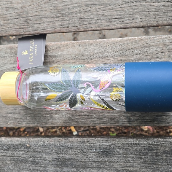 Sara Miller Botanic Paradise 600ml Glass Water Bottle$37.00 - Picture 7 of 7